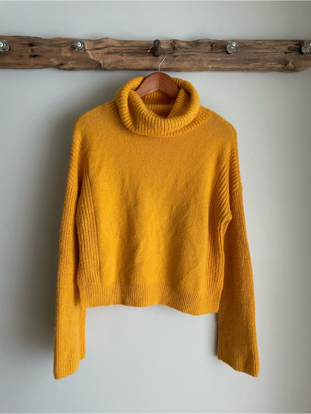 Calvin Klein Jeans Mustard Yellow Turtleneck Sweater Size Medium